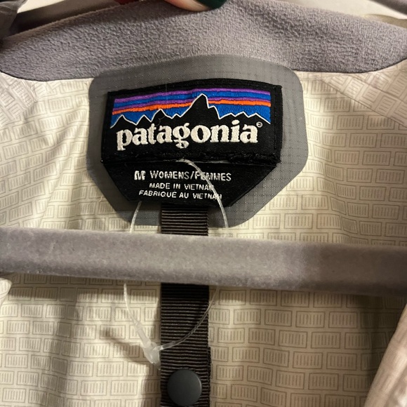 Gray Patagonia rain jacket - Picture 3 of 6